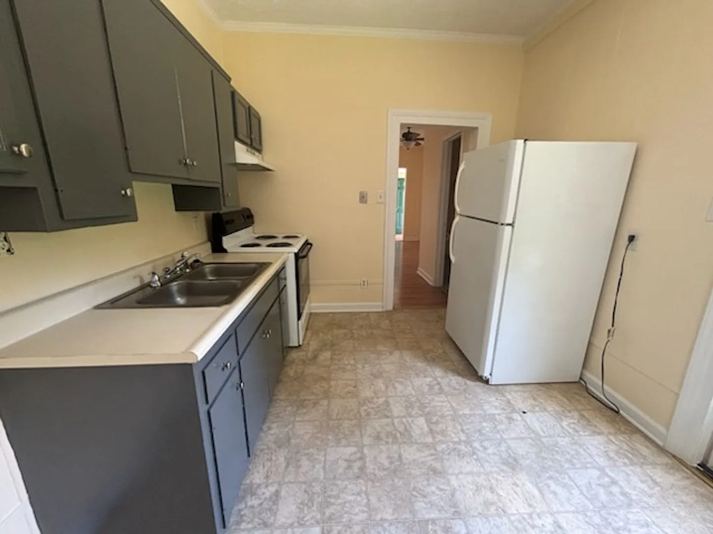 3916 Middle St — Photo 4