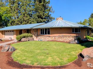 10 Donna Way, Central Pt, OR 97502