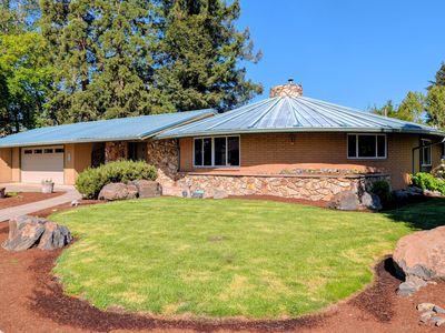 10 Donna Way, Central Pt, OR, 97502