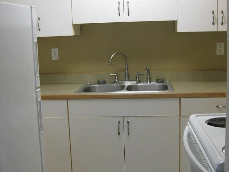 121 Long St #2 — Photo 4