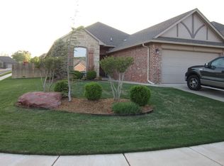 13901 Oxford Dr, Edmond, OK 73013