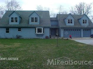 26395 Ballard St, Harrison Township, MI 48045