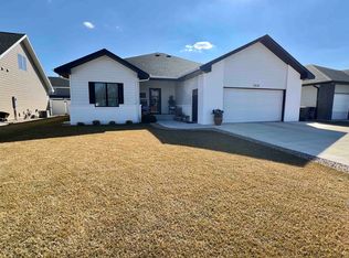 3518 ORIOLE DR., North Platte, NE 69101