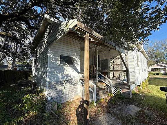 4th image of 121 Item Ave