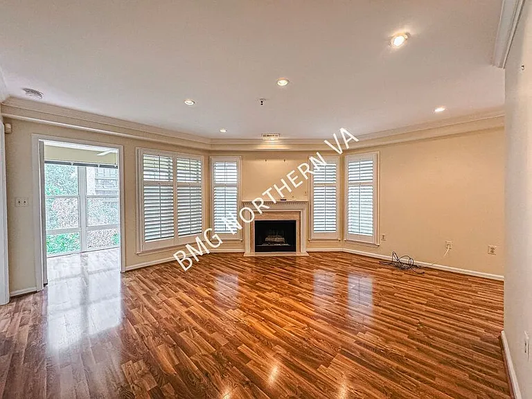 5565 Seminary Rd #404 — Photo 2
