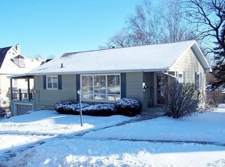 220 S Iowa St, Mineral Point, WI 53565