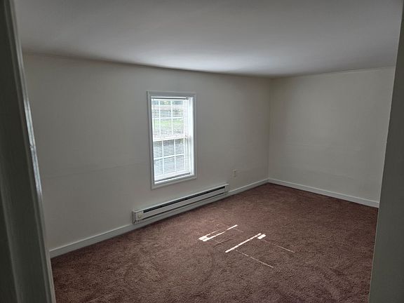 4th image of 419 S Commerce St #2