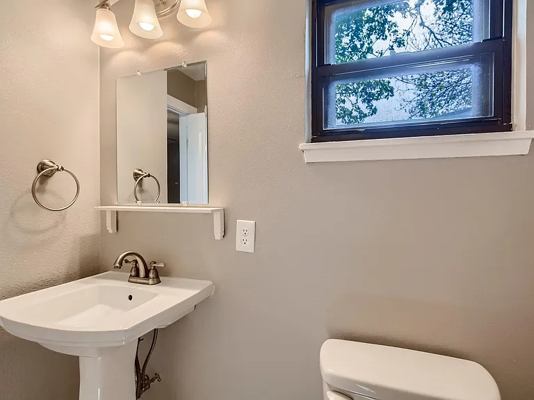 722 E Nottingham Dr — Photo 16