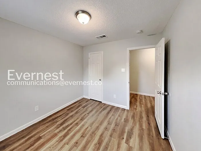 1800 Willow Vale Dr — Photo 13