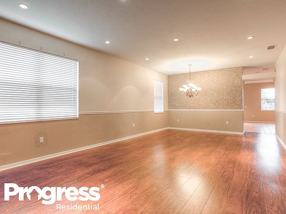 3rd image of 2507 Brownwood Dr
