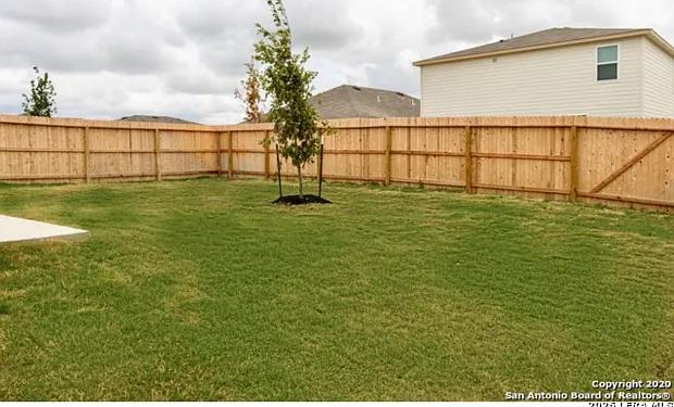 3 bed, 2.0 bath, 1197 sqft, $1,700 — Photo 2