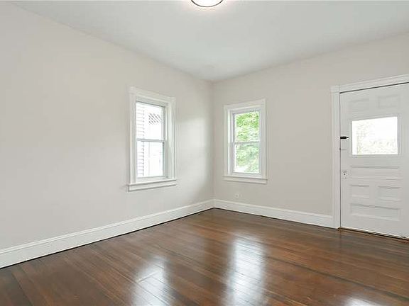 5th image of 13 Siegel St Unit 2