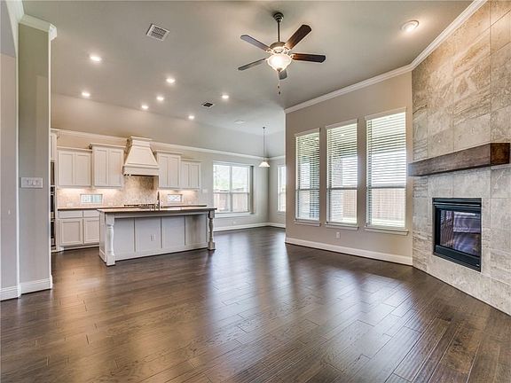 3rd image of 16260 Moss Haven Ln