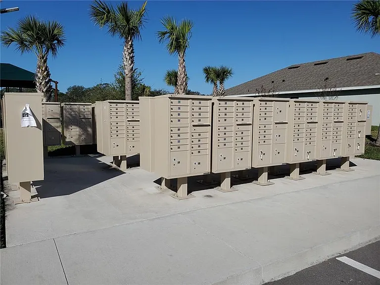 1138 Berry Ln — Photo 18