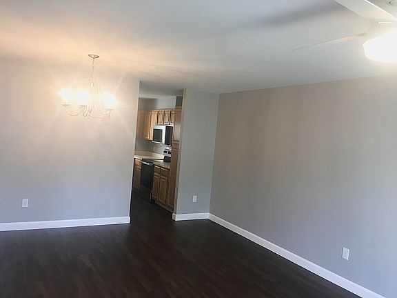 Living / Dining to kitchen