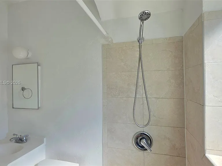 7629 Dickens Ave #7 — Photo 18
