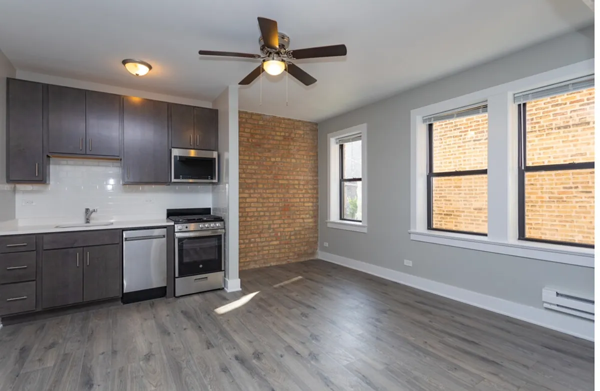 Building Photo - 4069 N. Kenmore Avenue