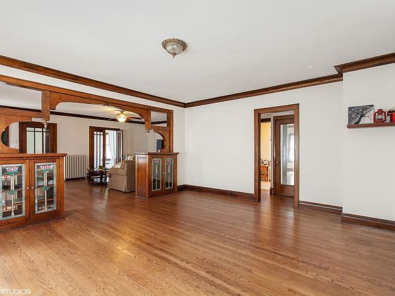 2nd image of 244 Des Plaines Ave
