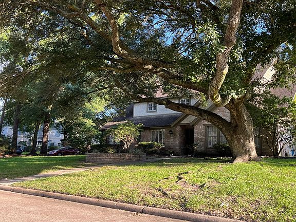 2nd image of 7703 Hurst Forest Dr