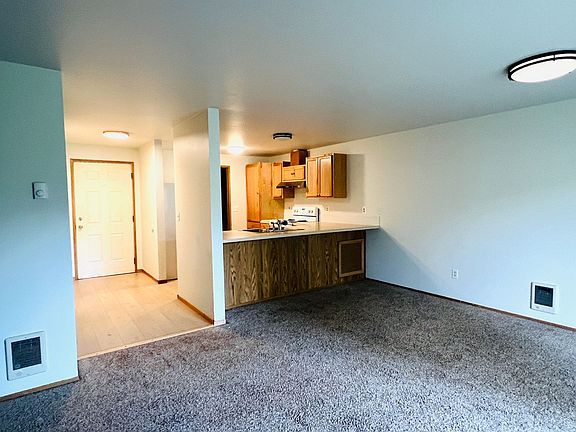 2nd image of 2031 E Broadway #B