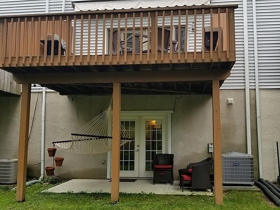 3rd image of 202 W Longspur Dr