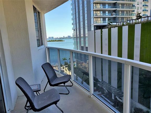 2nd image of 601 NE 23rd St APT 904