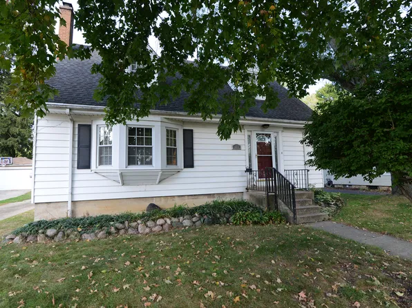 323 Church St, Batavia, IL 60510