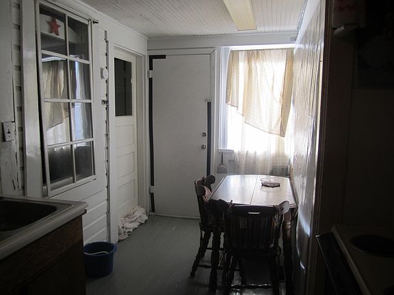 2nd image of 612 Elias Ave