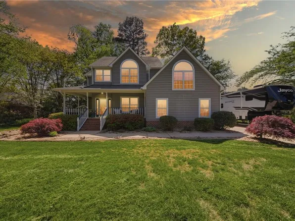 120 Winterview Dr, Suffolk, VA 23434