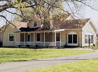 435 Lakeview Dr, Paducah, KY 42003