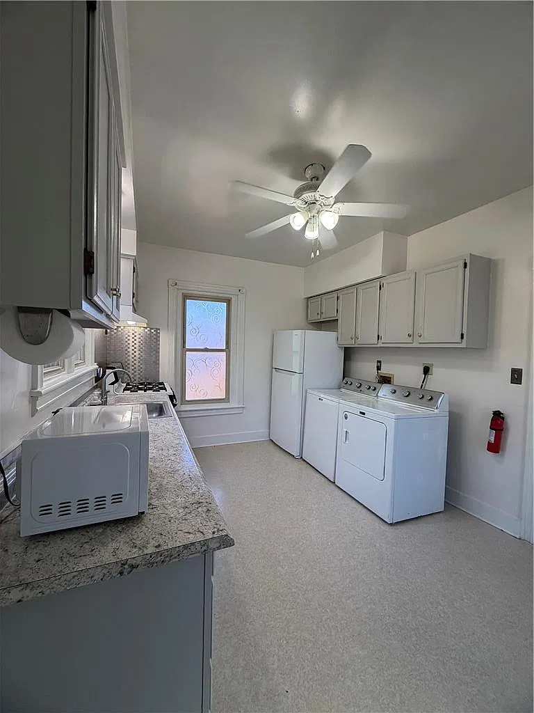 3 bed, 1.0 bath, 1300 sqft, $1,995 — Photo 4