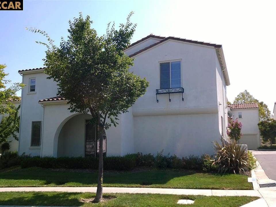 2nd image of 3102 Amaryllis Cir