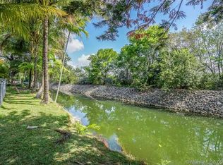 7335 S Waterway Dr, Miami, FL 33155