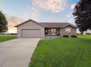 3449 Crabapple Ln, Janesville, WI 53548