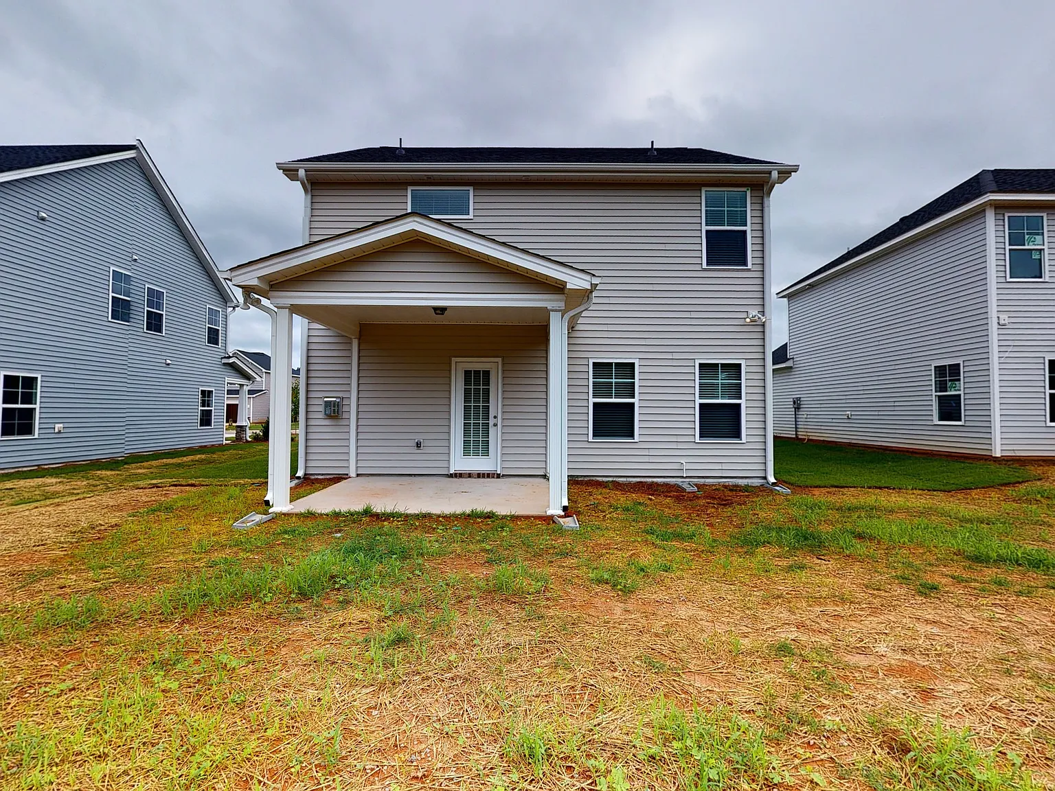 150 Hanover Ct — Photo 2