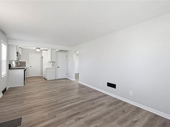 5th image of 12754 Circle Dr