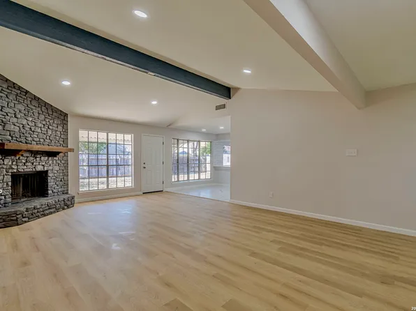 5819 Champions Hill, San Antonio, TX 78233