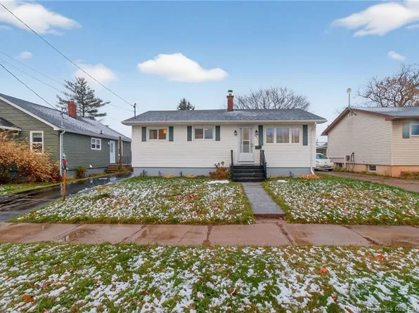 141 Atkinson Ave, Moncton, NB E1C 7S6