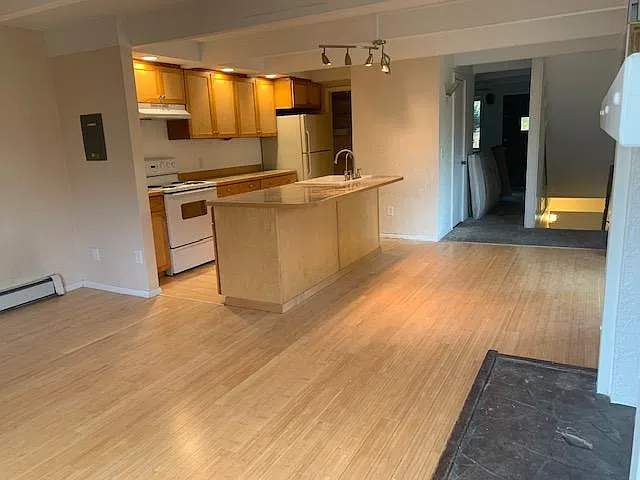3584 Broadway St — Photo 3