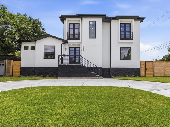 5009 Holt St, Bellaire, TX 77401