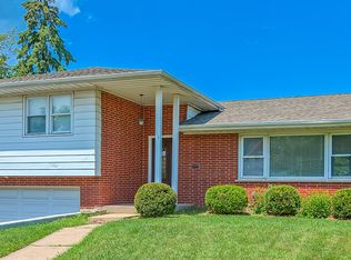 114 E Lahon St, Park Ridge, IL 60068