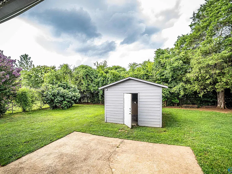307 Meadowbrook Dr SE — Photo 15
