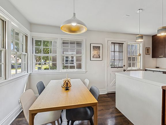 4th image of 2745 W 90th St