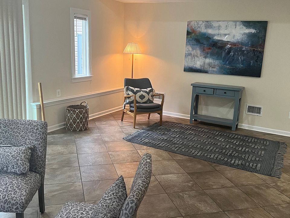 Family Room Vaulted Ceiling
