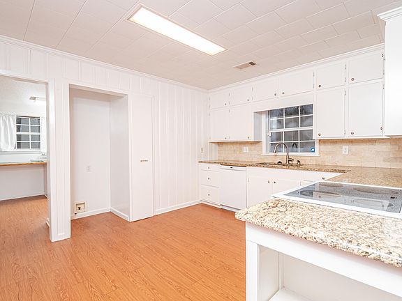 5th image of 875 Ouachita 64 Ave #64