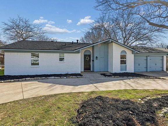 5th image of 312 E Hampton Rd