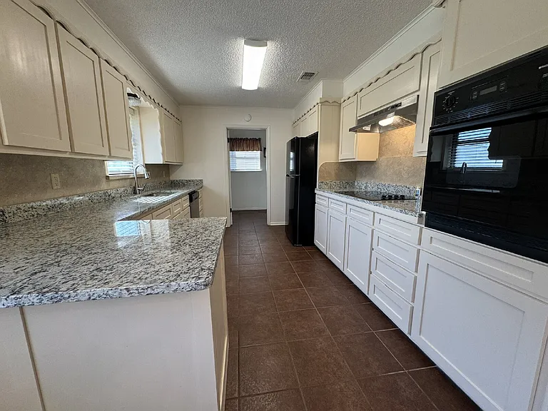 208 Prairie Wind Blvd — Photo 5
