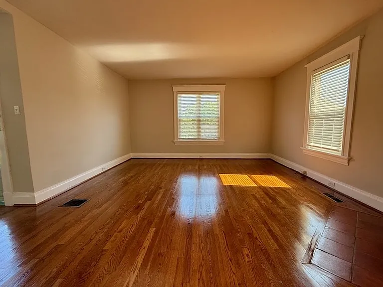 2837 Rosella Ave — Photo 6