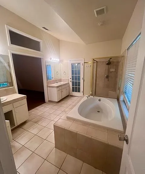 1877 E Turnberry Ave — Photo 41