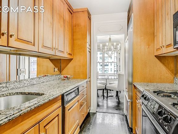 3rd image of 11 E 86th St #11B